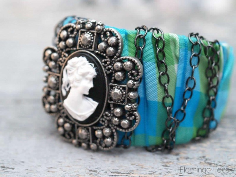 Chain and Cameo Bracelet