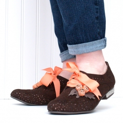 Simple & Sweet Shoe Refashion