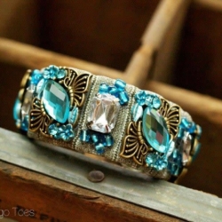 Anthro Knockoff Fori Bracelet