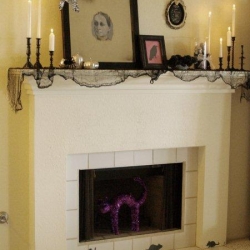 Budget Halloween Mantel