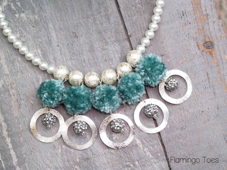 Pom pom Necklace