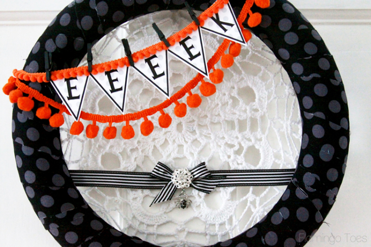 Pom Pom Halloween Wreath